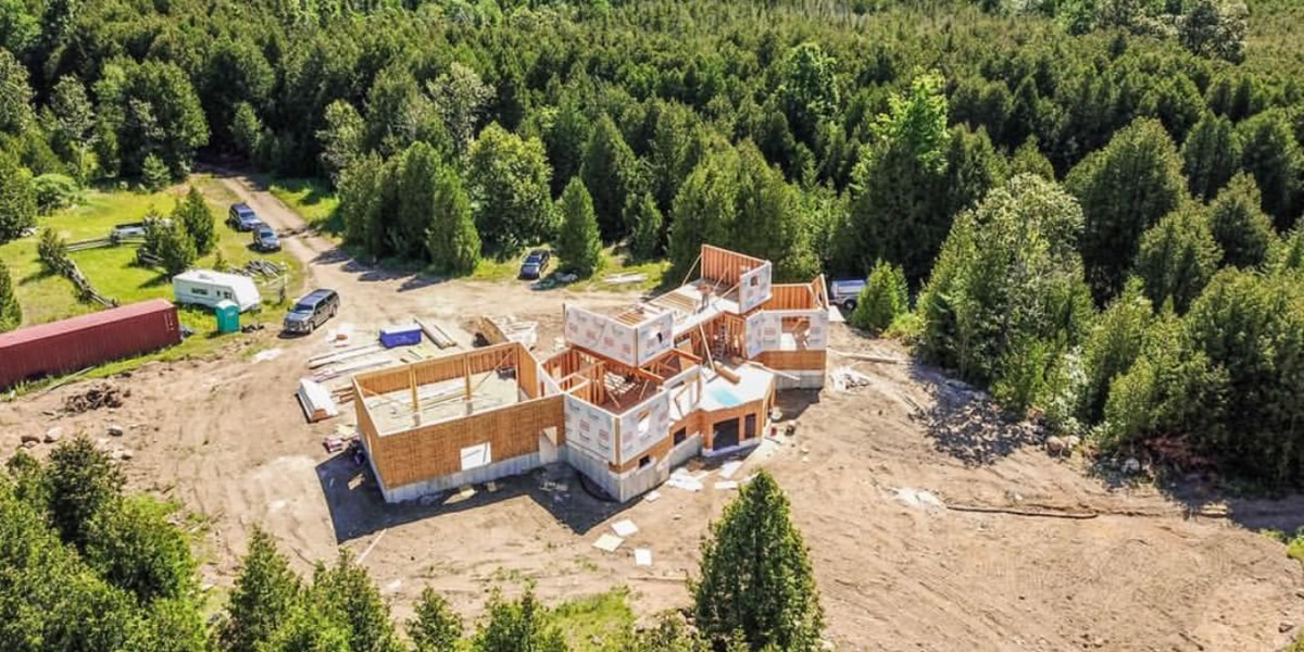 The Carlyle MKIII — Oro-Medonte — completed A&R Design Build project